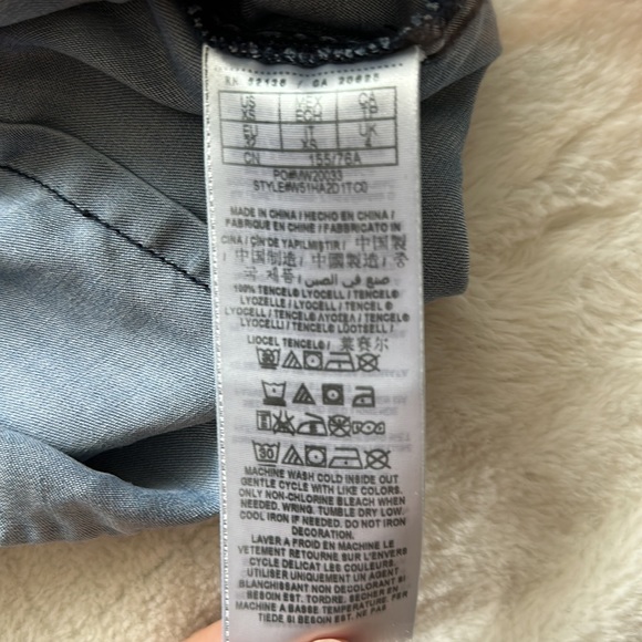 XS | GUESS Denim Button Down - Picture 6 of 6